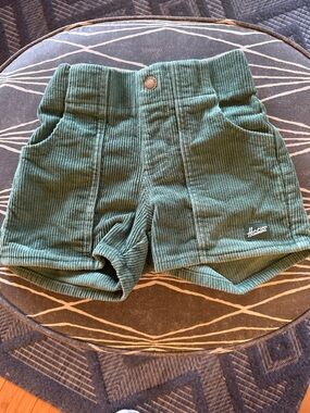 Hammies Kids Forest Green Corduroy Shorts size 6 (22)